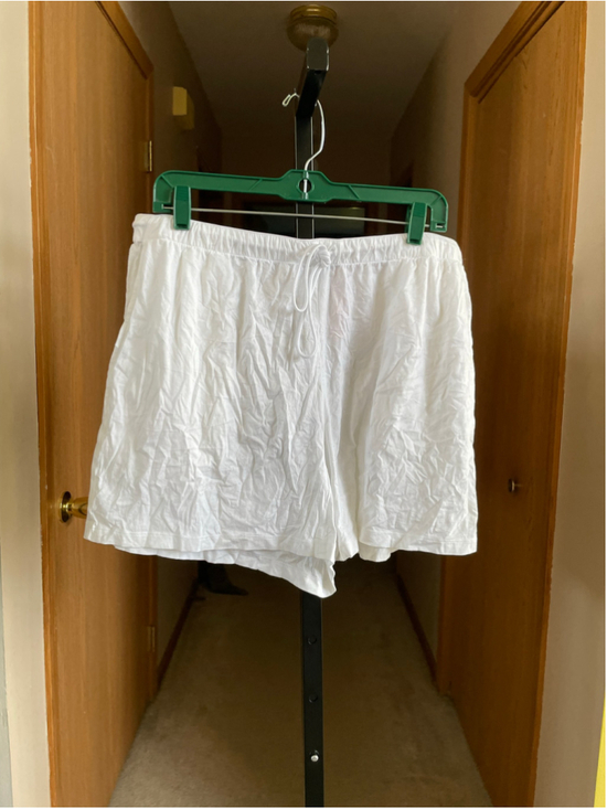 Victoria's Secret Pants - Women's Victoria's Secret White Shorts XL
